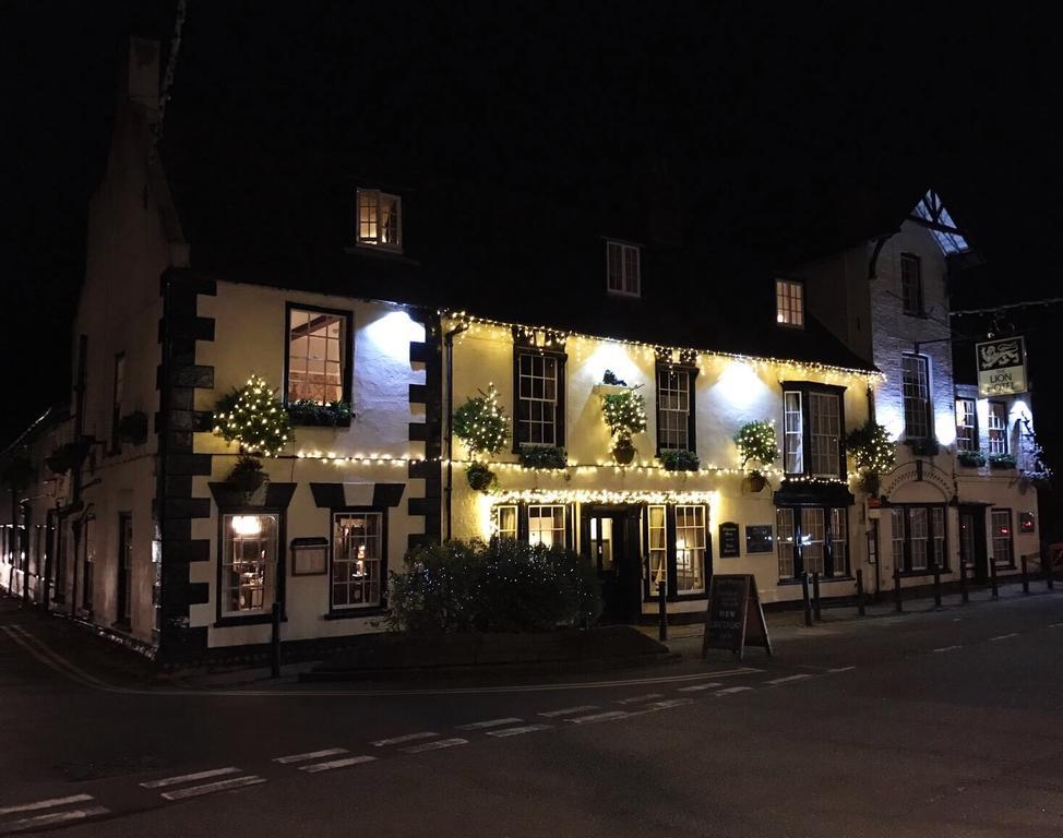 The Lion Hotel Buckden  Exterior photo